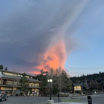 Holiday Inn The Lodge at Big Bear Lake - Big Bear, CA