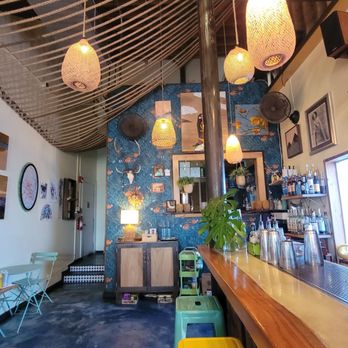 Esters Fair Prospect - Beautiful inside - Cocktail Bars Near Me - Wailuku, Hawaii