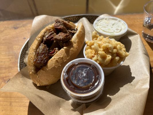 Piggin' Out Smokehouse by null