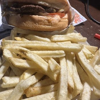 In-N-Out Burger - American Near Me - Van Nuys, California