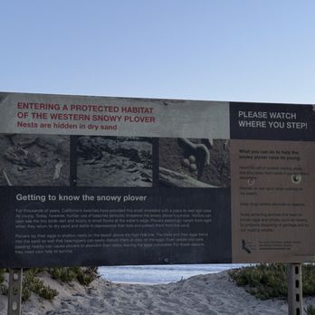 Surfers Knoll Beach - Signage on beach - Beaches Near Me - Ventura, California Surfers Knoll Beach - Signage on beach - Beaches Near Me - Ventura, California