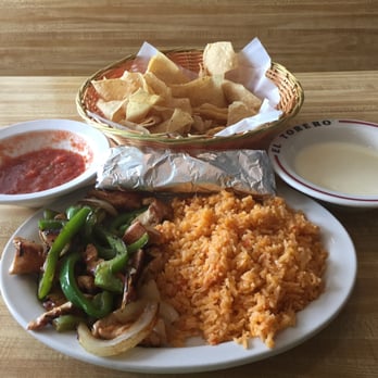 El Torero Mexican Restaurant - Chicken Fajita Lunch Special ($9) w/ no lettuce/sour cream/guac but extra rice. Tip: Pour cheese on fajitas and rice. Mmmm! - Mexican Near Me - Stone Mountain, Georgia