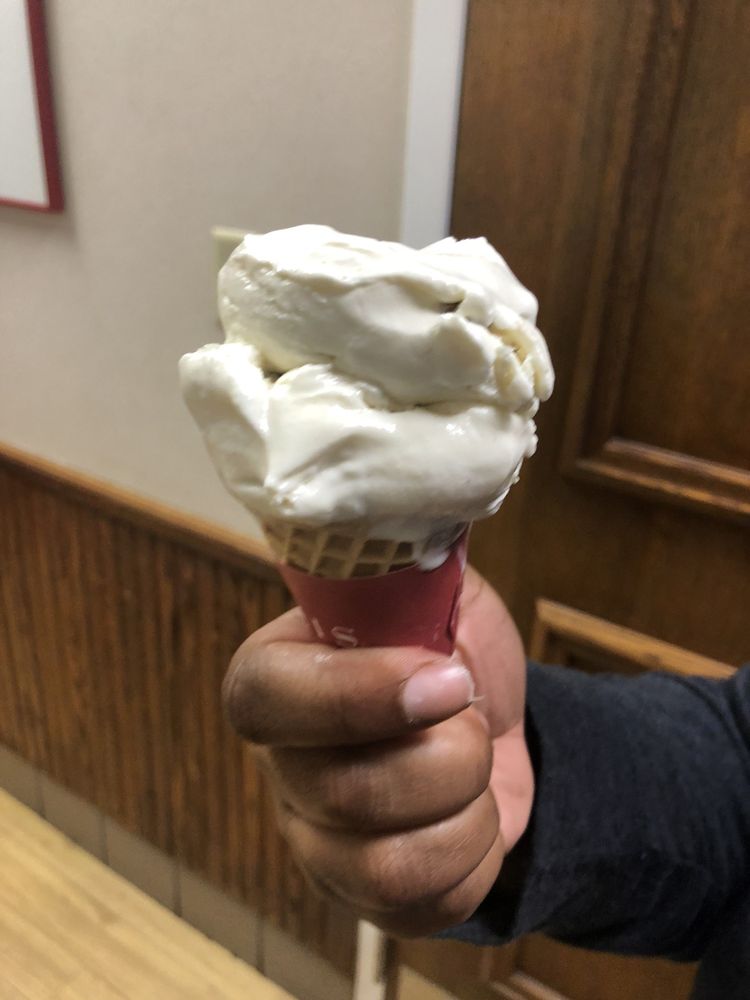 OBERWEIS ICE CREAM AND DAIRY STORE Updated August 2024 77 Photos