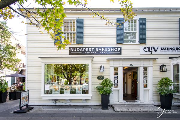 Budapest Bakeshop by null