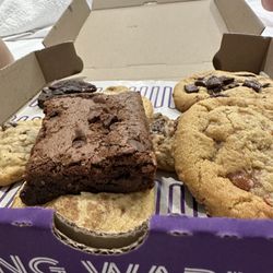 Insomnia Cookies