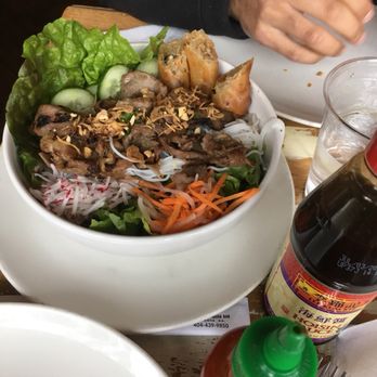 We Suki Suki - Bún with steak - Vietnamese Near Me - Atlanta, Georgia We Suki Suki - Bún with steak - Vietnamese Near Me - Atlanta, Georgia