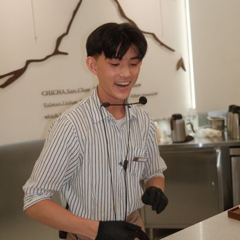 Chicha San Chen - Our goat tea tasting presenter / guide Matt - Bubble Tea Near Me - New York, New York Chicha San Chen - Our goat tea tasting presenter / guide Matt - Bubble Tea Near Me - New York, New York