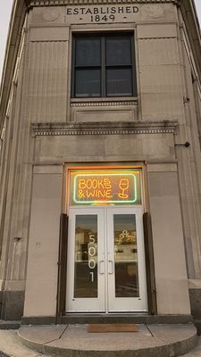 Vesper Books and Wine by null