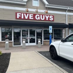 Five Guys - The outside