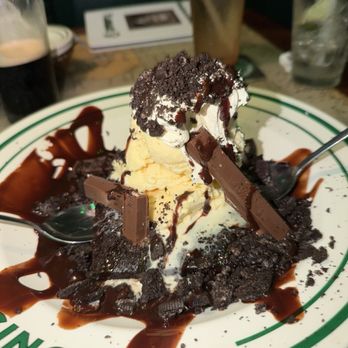 Flanigan's - Kendall - Brownie sundae - Seafood Near Me - Miami, Florida