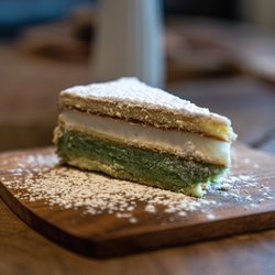 Perla Coffee Co & Eatery