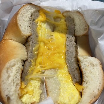 Bagel Street Cafe - Eggwich With Ham Bacon or Sausage and Cheese - Bagels Near Me - Oakland, California