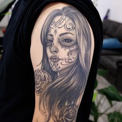 Golden Eye Tattoo Studio - Rita's Tattoo