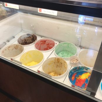 Kilwins Hyde Park - Chocolatiers & Shops Near Me - Chicago, Illinois