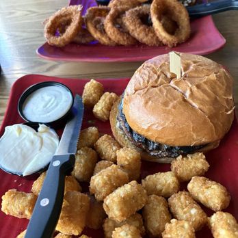 Top Gun Bar & Grill - Bars Near Me - Puyallup, Washington