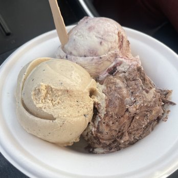 Long Beach Creamery - Black ring coffee, saltine dream, and goat cheese cherry - Ice Cream & Frozen Yogurt Near Me - Long Beach, California Long Beach Creamery - Black ring coffee, saltine dream, and goat cheese cherry - Ice Cream & Frozen Yogurt Near Me - Long Beach, California