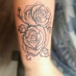 Pendragon Ink Tattoo - Roses in black & grey