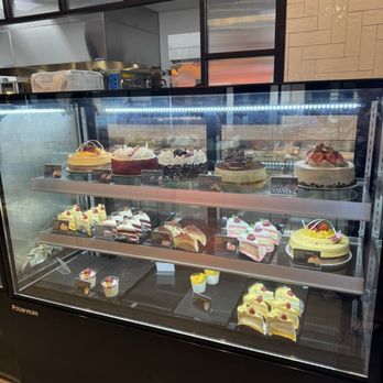 85°C Bakery Cafe - Santee - Cake display - Bakeries Near Me - Santee, California 85°C Bakery Cafe - Santee - Cake display - Bakeries Near Me - Santee, California