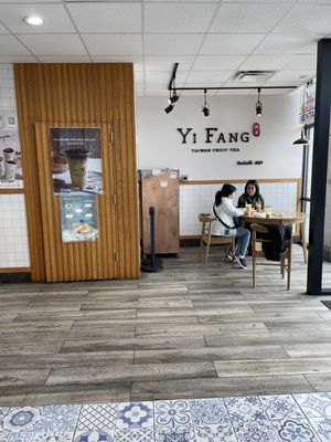 Yi Fang Taiwan Fruit Tea by null