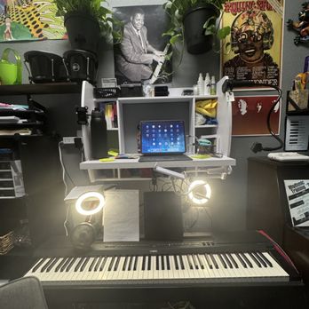 Rod Contreras Piano Studio - Piano studio view 5 - Musical Instruments & Teachers Near Me - Encinitas, California Rod Contreras Piano Studio - Piano studio view 5 - Musical Instruments & Teachers Near Me - Encinitas, California