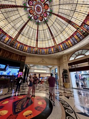 Le Cabaret Lounge by null