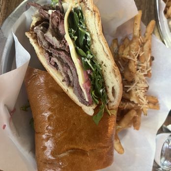 Wolf House Brewing - Smoked Tri Tip sandwich - Breweries Near Me - Cloverdale, California Wolf House Brewing - Smoked Tri Tip sandwich - Breweries Near Me - Cloverdale, California