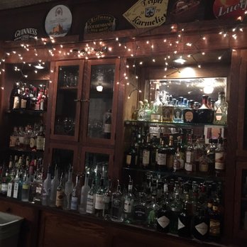 Higgins Restaurant - Excellent beer selection and a classic old school bar. - French Near Me - Portland, Oregon