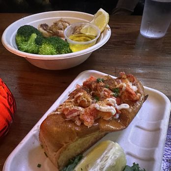 Lobster & Beer - Maine Style Lobster Roll - Seafood Near Me - Los Angeles, California Lobster & Beer - Maine Style Lobster Roll - Seafood Near Me - Los Angeles, California