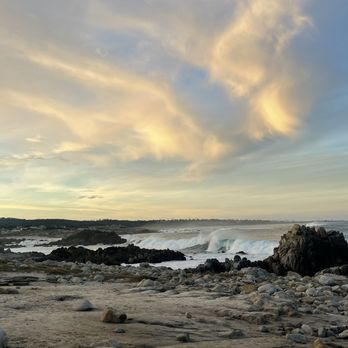 Sunset Inn - Walking distance from beach - Hotels Near Me - Pacific Grove, California