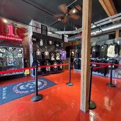 Museum Of Death - Lobby/gift shop