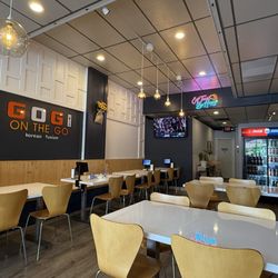 Gogi on the Go - Inside seating area