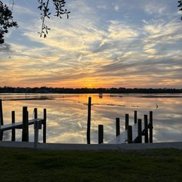 Looks like smoke on the water. Looks like smoke on the water.