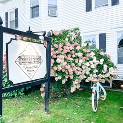Inn at Sunset Hill - Front