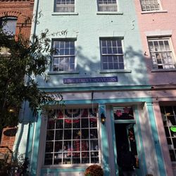King Street Souvenirs - Store front