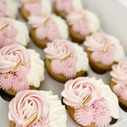 Sweet Oven Bliss - Birthday cupcakes