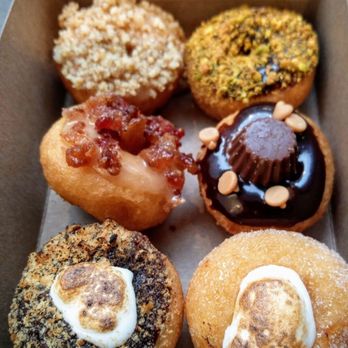 Fugo Desserts - 6 Specialty Mini Donuts - $5.50 - Desserts Near Me - Toronto, Ontario Fugo Desserts - 6 Specialty Mini Donuts - $5.50 - Desserts Near Me - Toronto, Ontario