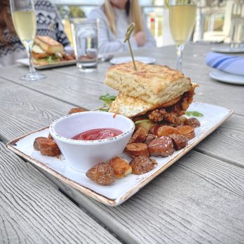 Canvas - Chicken Biscuit - New American Near Me - Orlando, Florida