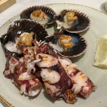 Chao Pescao - Calamari and scallops - Seafood Near Me - Barcelona, B