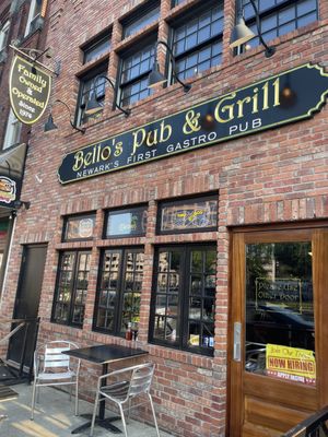 Bello's Pub and Grill, Newark's First Gastropub by null