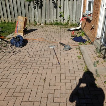 Toronto Yard and Garden - weeding interlocking - Gardeners Near Me - Vaughan, Ontario Toronto Yard and Garden - weeding interlocking - Gardeners Near Me - Vaughan, Ontario