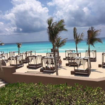 Paradisus - Beds on the beach. At night there free. - Hotels Near Me - Cancún, ROO