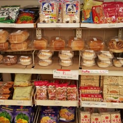 H-Tide Asian Grocery - Asian fresh bakery (red bean bun, bbq pork bun, coconut cream bun...) yummm