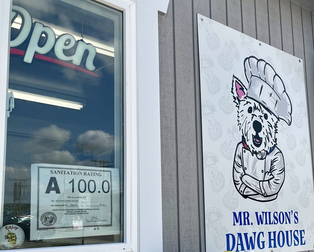 Mr Wilson's Dawg House Logo