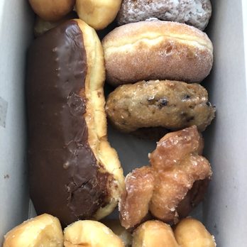 King's Donuts - Chocolate, powdered, sugar, blueberry, old fashioned & donut holes - Donuts Near Me - Concord, California King's Donuts - Chocolate, powdered, sugar, blueberry, old fashioned & donut holes - Donuts Near Me - Concord, California