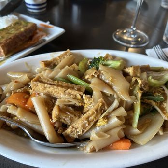 The Lemon Grass Restaurant - Lacey - (25) Hot 'N' Spicy Noodles (Pad See Ew) with tofu - Lounges Near Me - Lacey, Washington The Lemon Grass Restaurant - Lacey - (25) Hot 'N' Spicy Noodles (Pad See Ew) with tofu - Lounges Near Me - Lacey, Washington