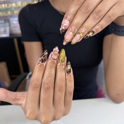 Daily Glam Nails - Chrome animal print nails