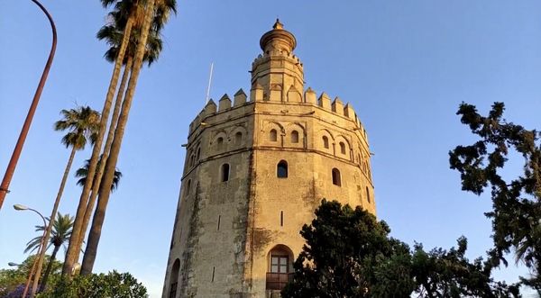 Torre del Oro by null
