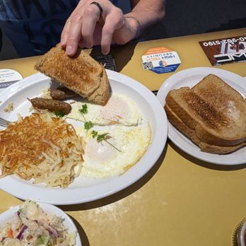 Michael's Cafe - American Near Me - Cathedral City, California