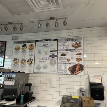 Cinnaholic - Bakeries Near Me - McKinney, Texas