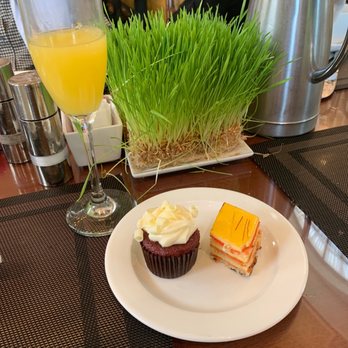 Robert's Restaurant & Terrace - New American Near Me - Washington, DC, District of Columbia